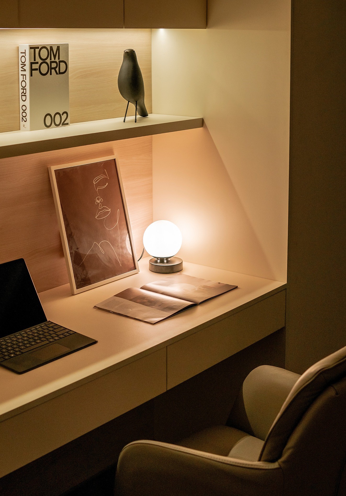 Chị Trâm - Ngoại Giao Đoàn