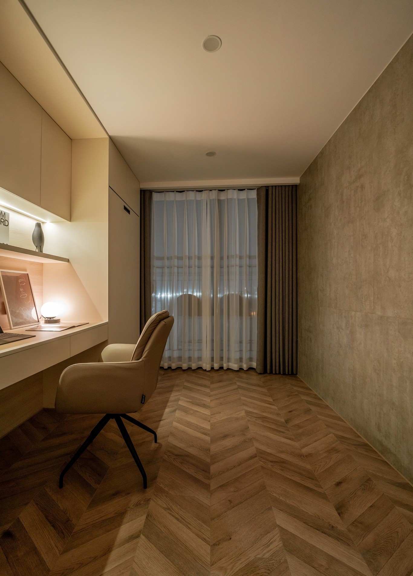 Chị Trâm - Ngoại Giao Đoàn